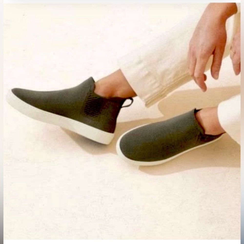 Rothy’s Chelsea Sneaker shoes green Olive